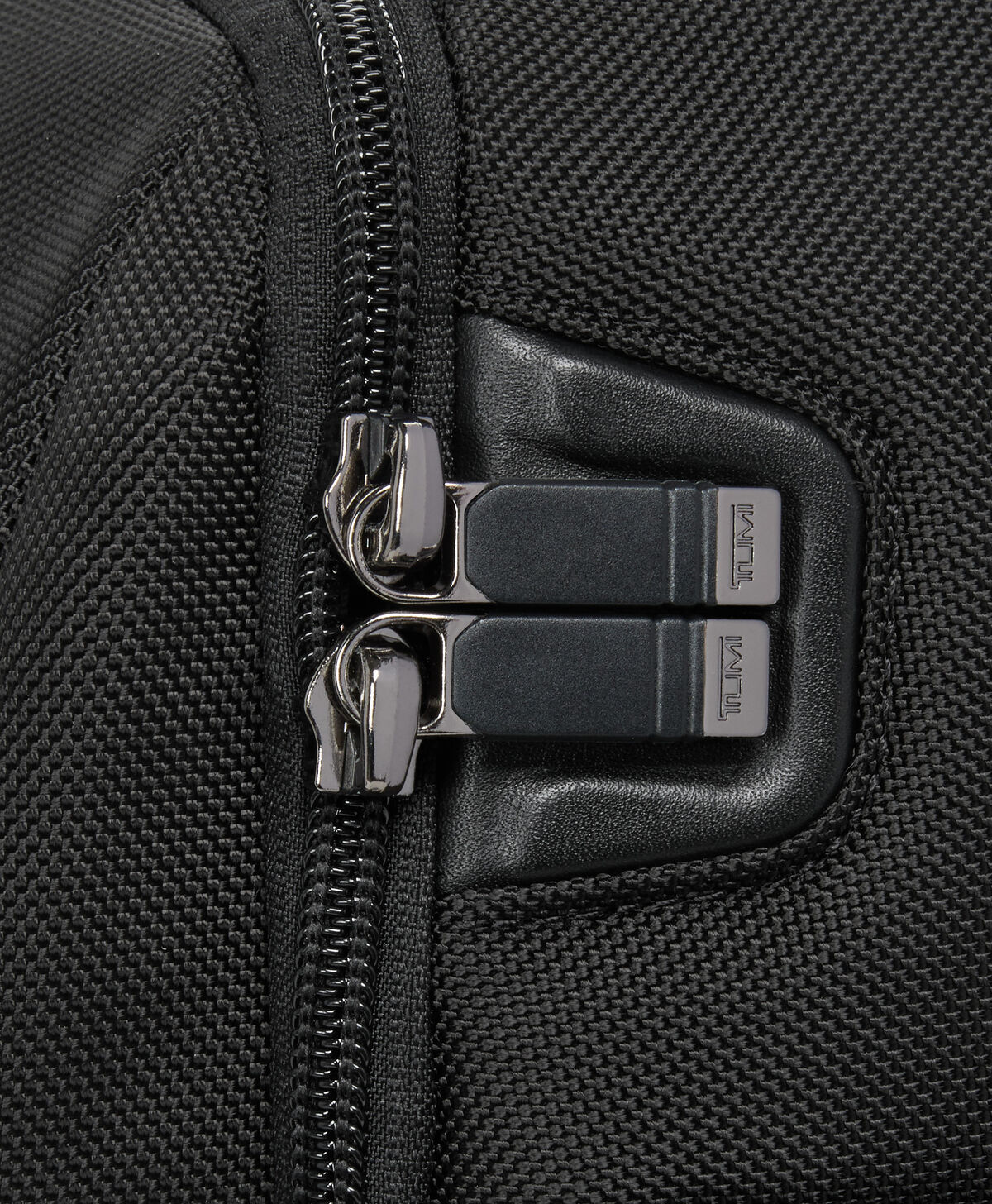 Alpha Mittelgro&szlig;er 15" Erweiterbarer Rucksack